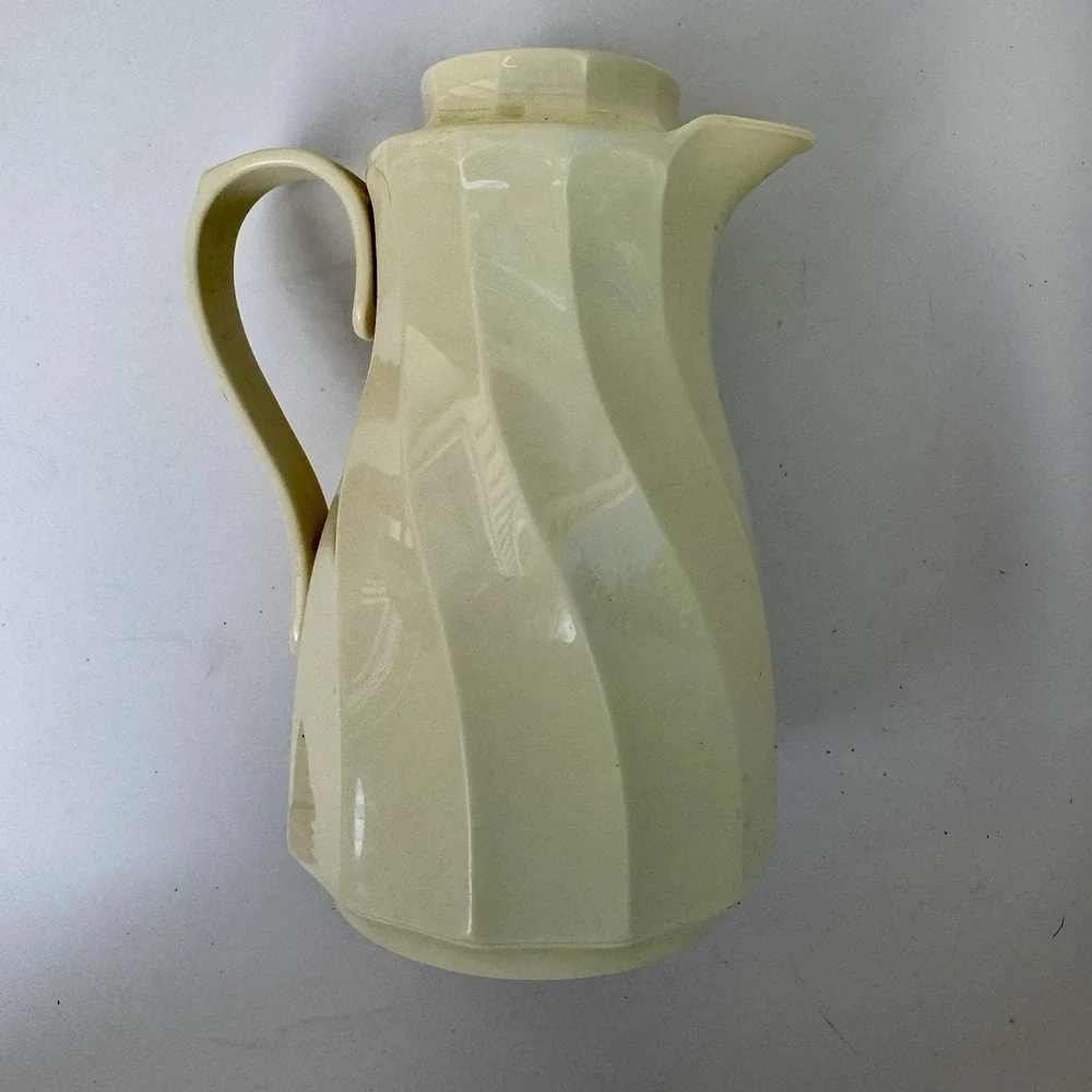 VTG 1985 Thermos Carafe Cream 12-910-05 Gwen Mfg Hot Coffee Butler Entertaining